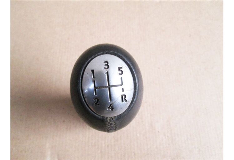 VİTES TOPUZU MANUEL SİYAH DERİ MEGANE II