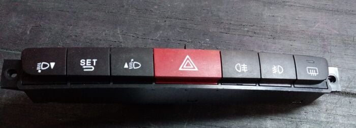 DÖRTLÜ ANAHTAR DÜĞME GRUBU DOBLO Y.M.