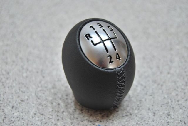 VİTES TOPUZU MEGANE III FLUENCE 5 İLERİ SİYAH