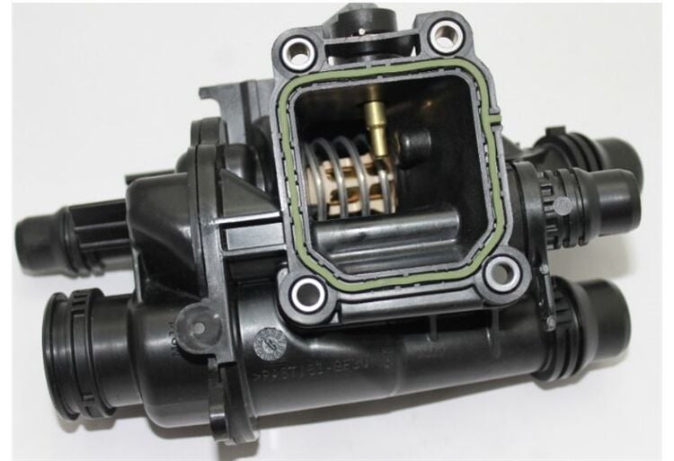 TERMOSTAT MUHAFAZASI RENAULT MEGANE IV  NISSAN ALMERA 1.3 TCE