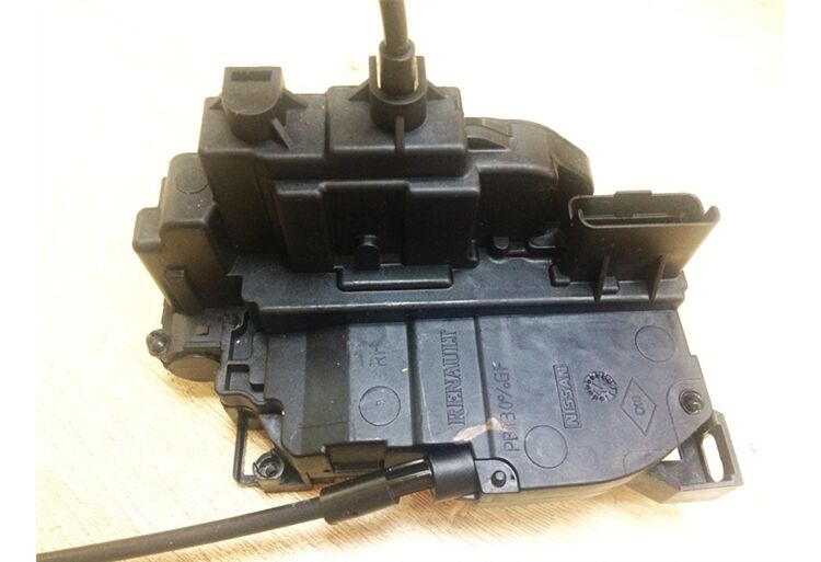 KAPI KİLİDİ ARKA SAĞ MEGANE III