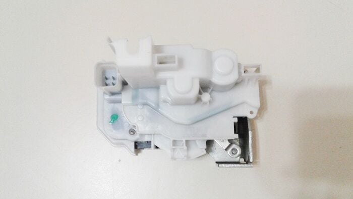 KAPI KİLİDİ ÖN SAĞ ELEKTRİK FİAT DOBLO