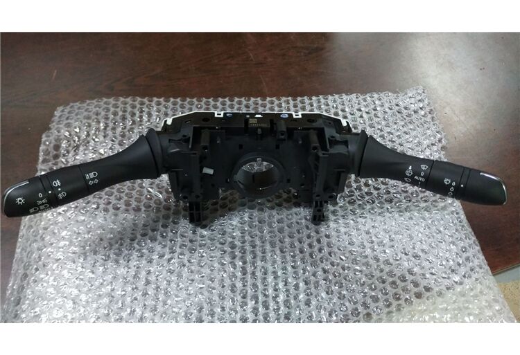 DİREKSİYON ALT KUMANDA SPORTU FAR+SİNYAL+KORNA +SİLECEK KOLU TALISMAN MEGANE IV